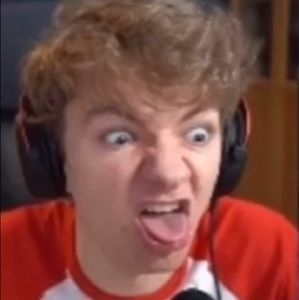 Meet your Posher, Casey